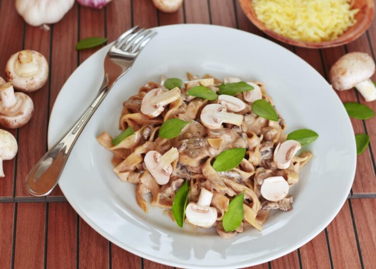 mushroom and cashew pasta
